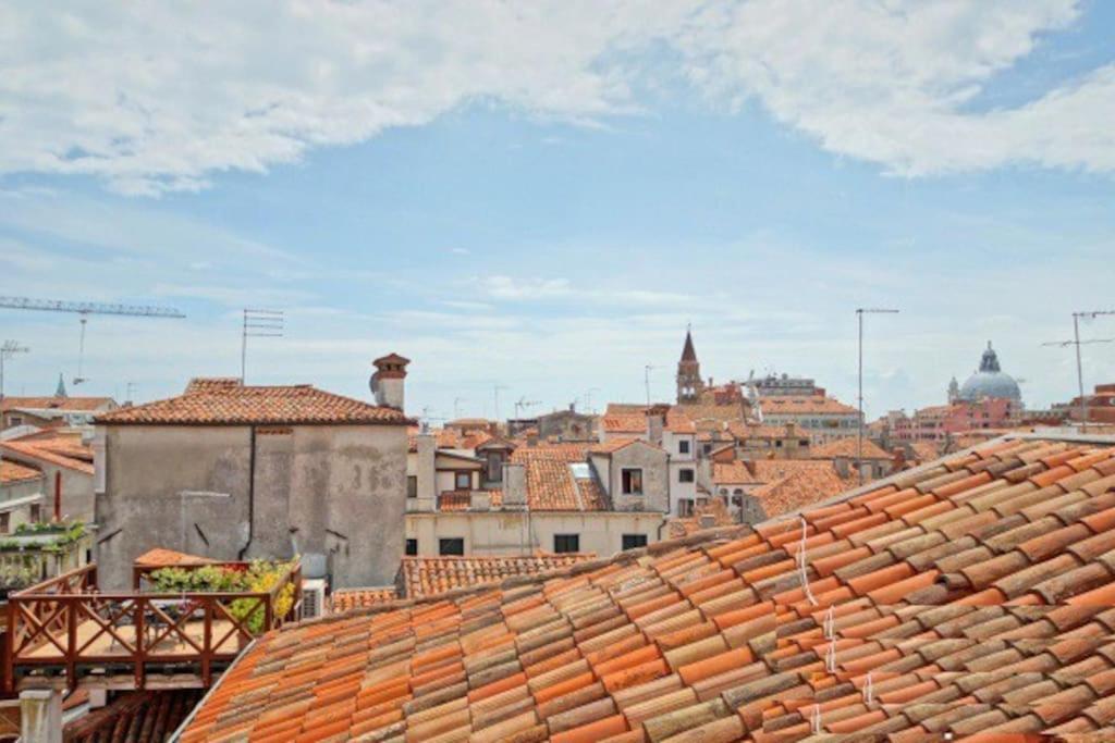On The Roofs To Piazza San Marco - Veneziaアパートメント エクステリア 写真